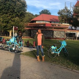 Meet your Posher, Naomi